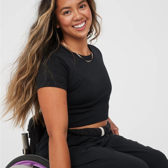 NWOT OFFLINE By Aerie Sidewalk Seamless Cropped T-Shirt - Picture 4 of 14